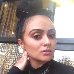 Meet your Posher, Somiya